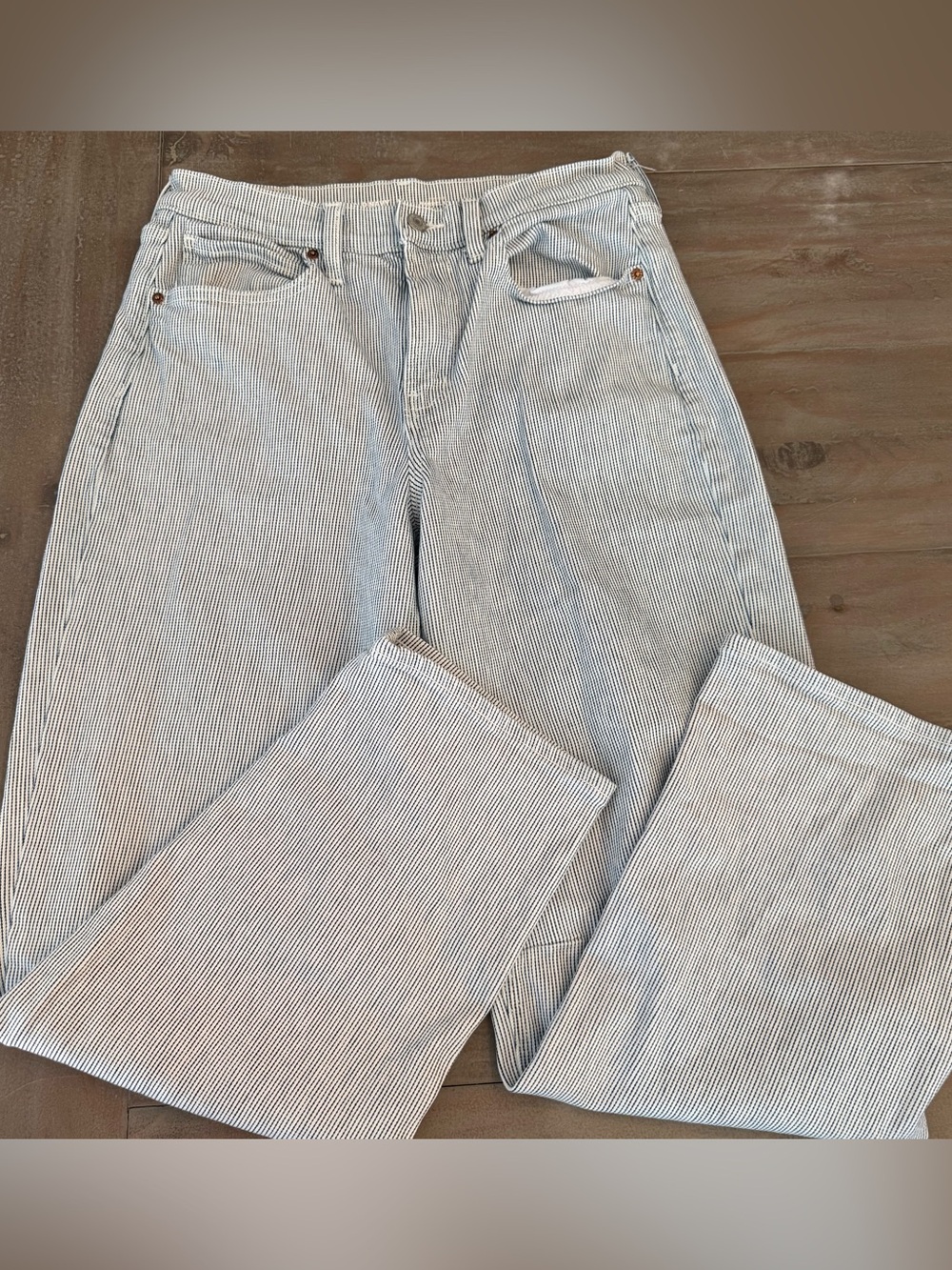 Old Navy High Rise Barrel Jeans Woman’s Medium Wash Denim Size 8 Preowned